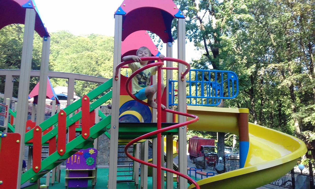Hotel Zatyshok Swalawa Zewnętrze zdjęcie